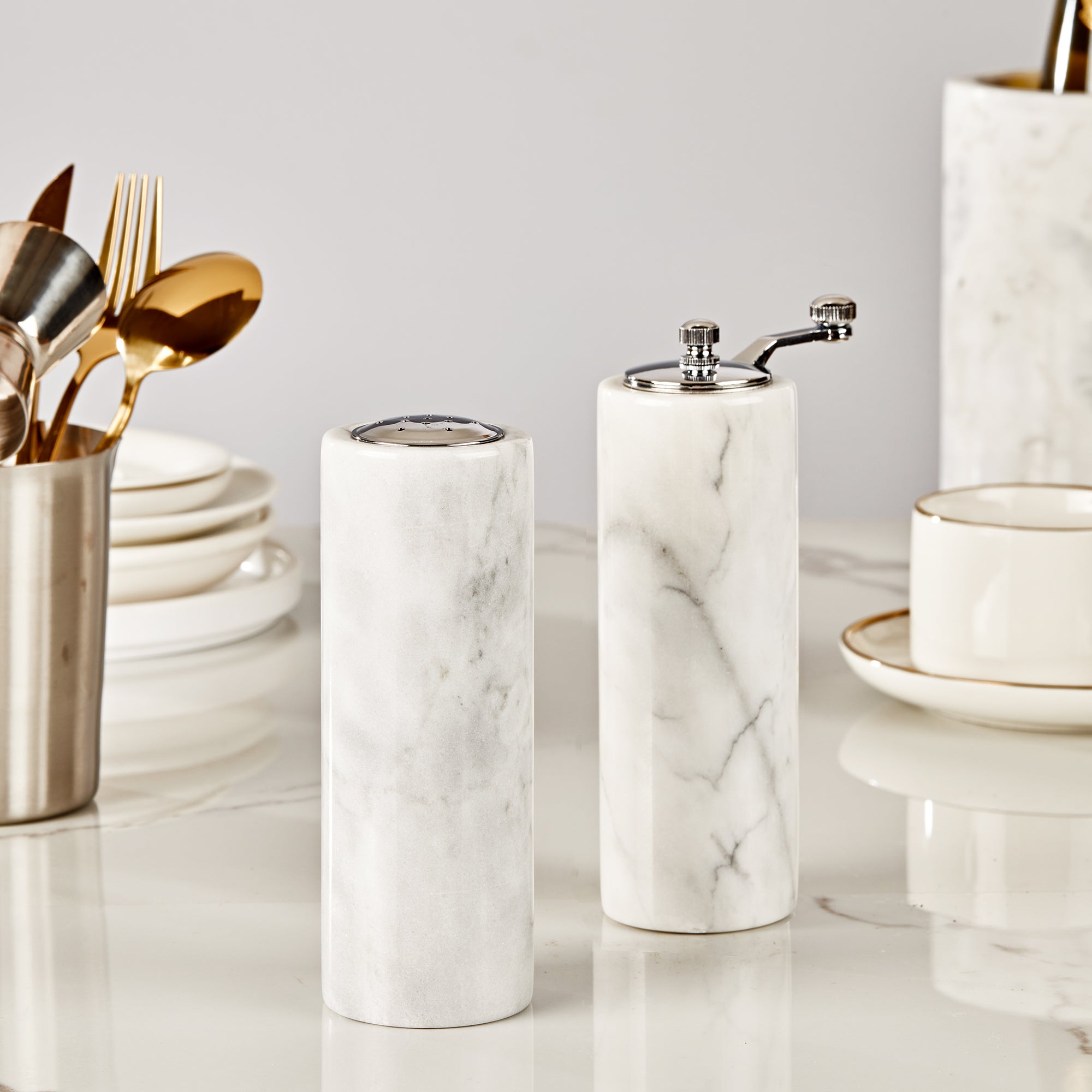 French White Marble Salt and Pepper Set with Grey Veining and Stainless Steel Shaker Plate for Stylish Kitchen and Dining Room Use