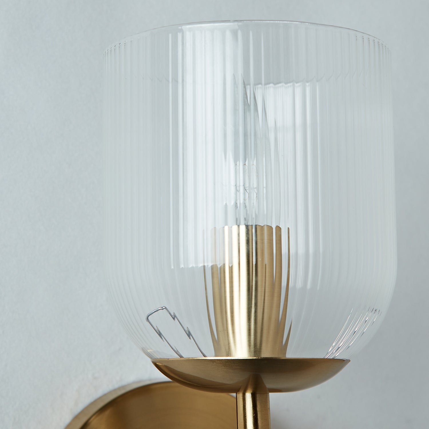 Antique Bronze Bell-Shaped Wall Sconce with Ribbed Glass Shade for Indoor Lighting - Perfect for Bathrooms and Bedrooms