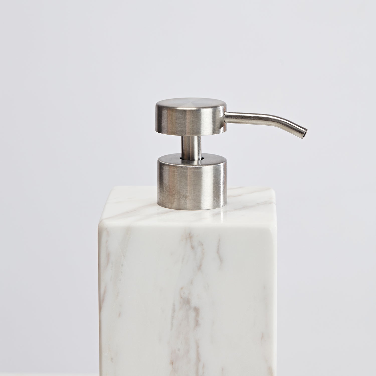 Polished Arabascato Marble Bath Accessories with Stainless Steel Pump - Elegant Decor for Marble Bathrooms, Featuring Unique Veining