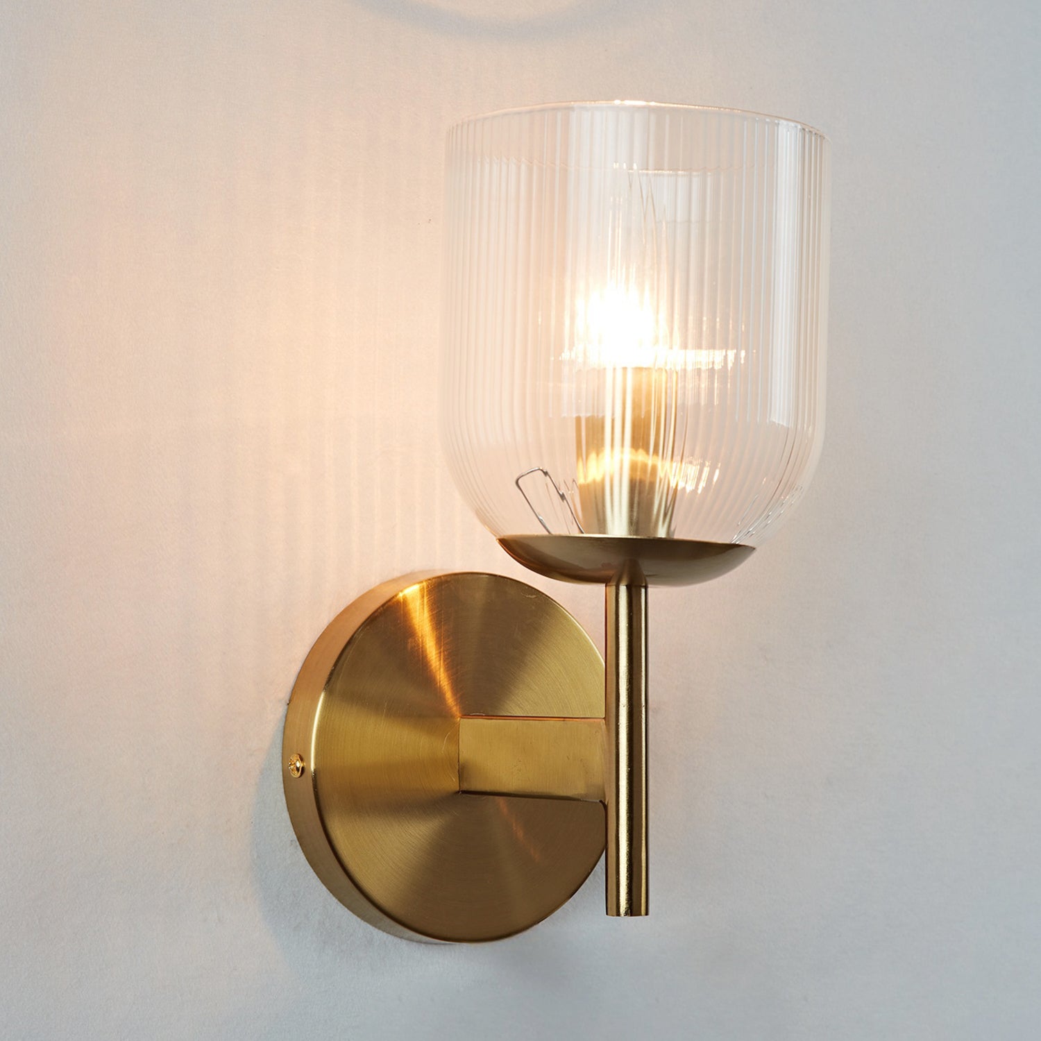 Antique Bronze Bell-Shaped Wall Sconce with Ribbed Glass Shade for Indoor Lighting - Perfect for Bathrooms and Bedrooms