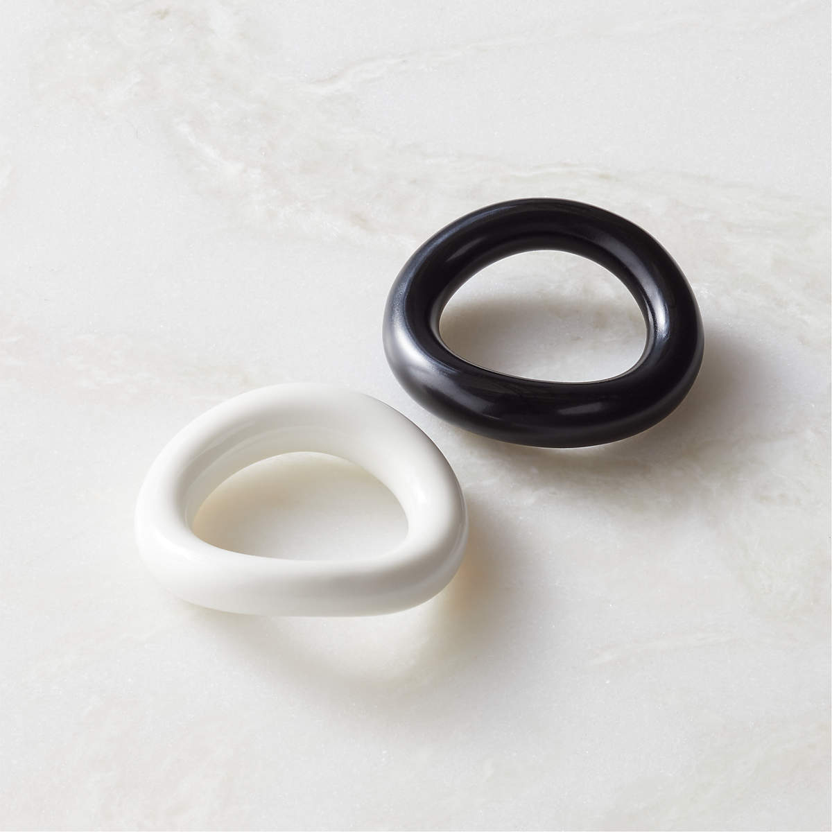 Moore Shiny Porcelain Napkin Rings Set of 8