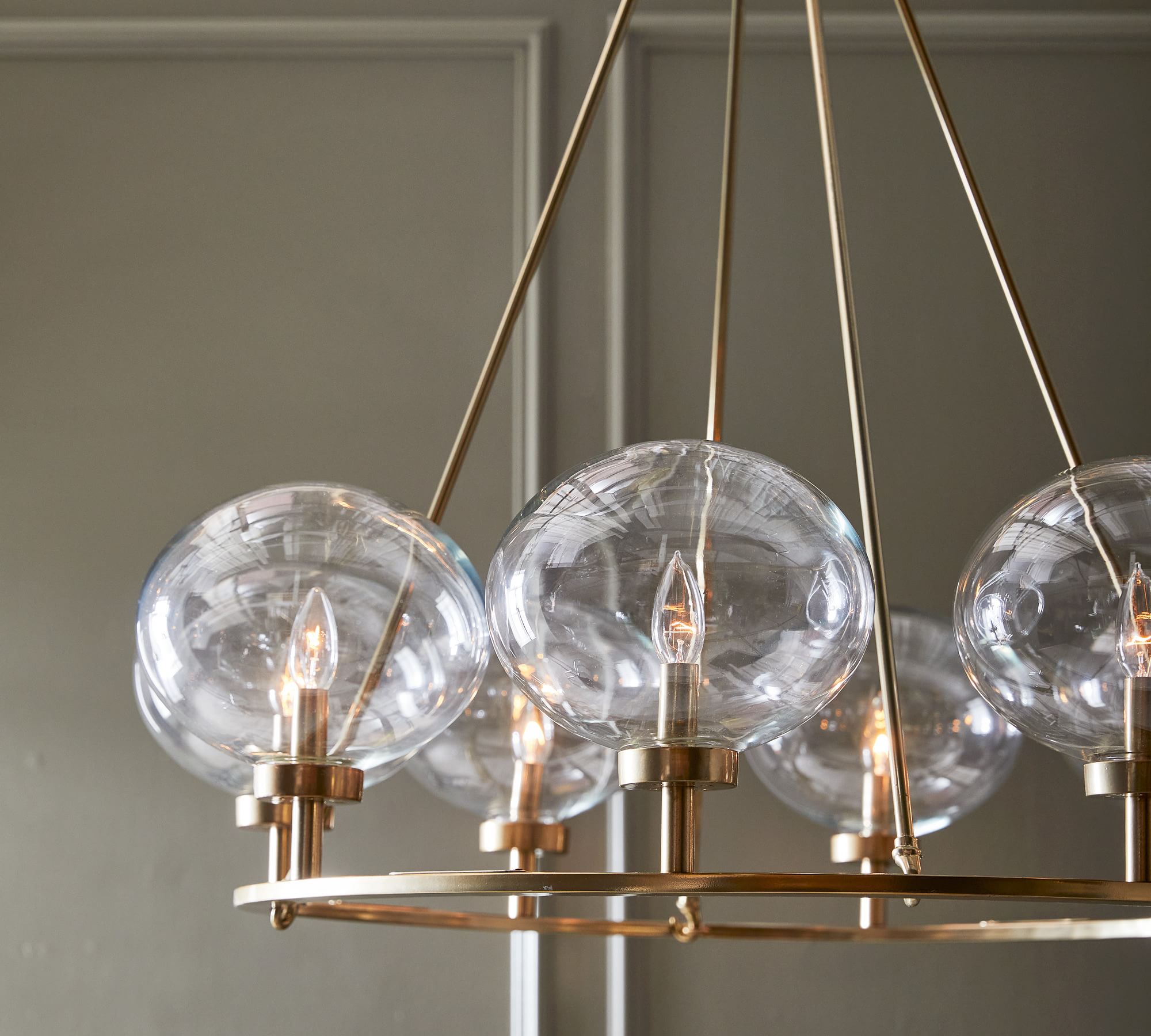 maisie-glass-globe-round-chandelier-xl_2.jpg